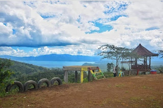 View danau ranau dari puncak