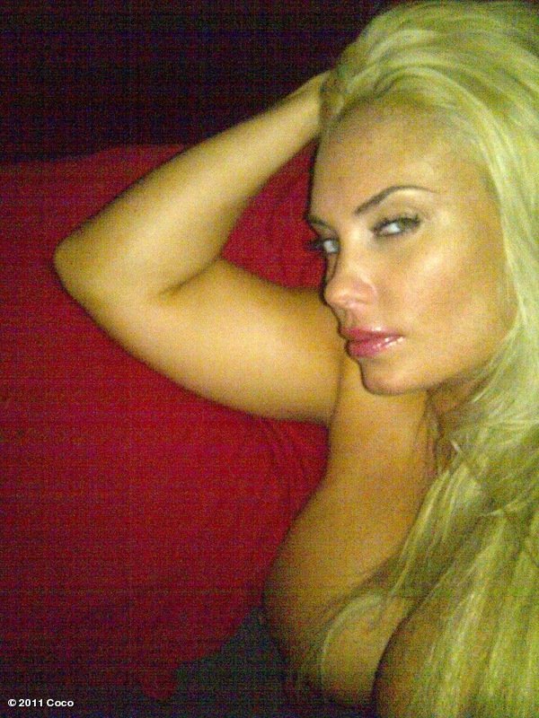Nicole Austin aka cocosworld likes getting naked and taking pictures of 
