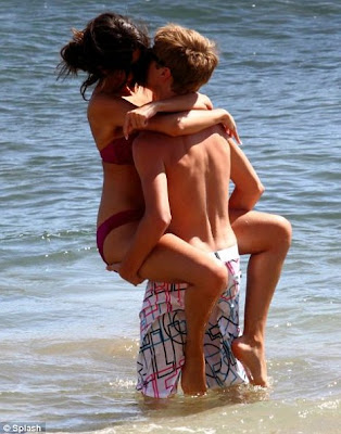 justin bieber and selena gomez hawaii vacation. Justin Bieber Selena Gomez