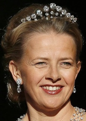 diamond prong tiara netherlands princess mabel mellerio