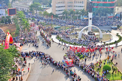 Mua vé máy bay đi Buôn Ma Thuột giá rẻ - Khung cảnh sôi động tại Buôn Ma Thuột