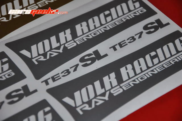 Volk Racing Rays Engineering TE37SL silver vinyl