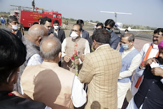 मुख्यमंत्री शिवराज सिंह चौहान का उज्जैन हवाई पट्टी पर आत्मीय स्वागत