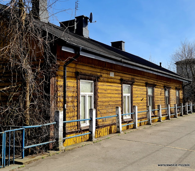 Wawer Falenica Kolej Nadwiślańska drewniak budynek drewniany architektura drewniana zabytek 1900 dworzec