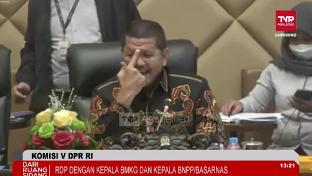 Duh! Wakil Ketua Komisi V DPR RI Terciduk Tertawa Ngakak Saat Gempa Cianjur, Publik: RIP Etika Pimpinan Rapat