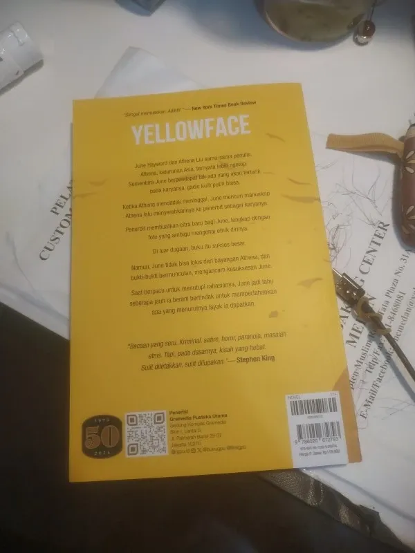 Yellowface (R.F. Kuang) foto cover belakang