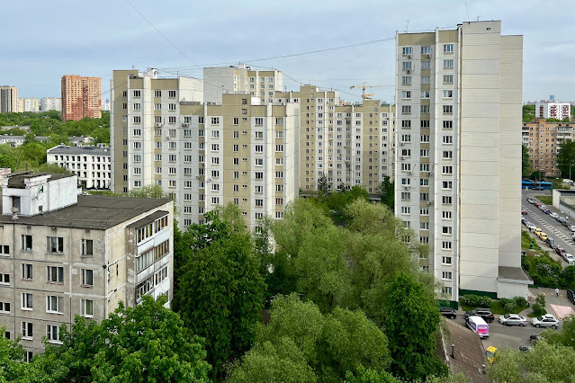 вид из жилого дома на улице Ляпидевского