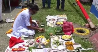 priest with pujathali