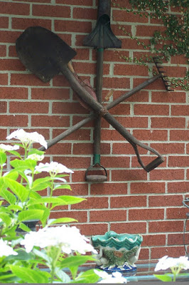 TARA DILLARD: GARDEN DESIGNERS BLOGLINK: TARA'S TRINITY OF THE ...