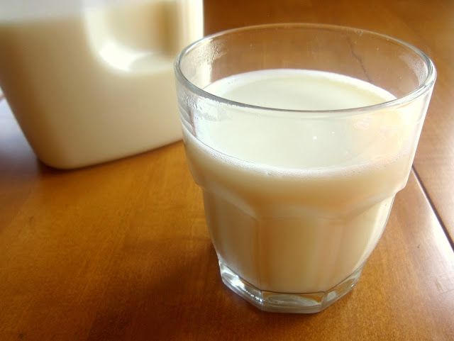 Homemade Soymilk | katesfoodfortheweek.blogspot.com