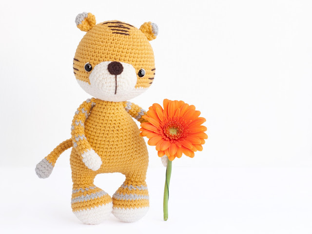 amigurumi-tiger-tigre-oakie-lululovesthemoon-crochet