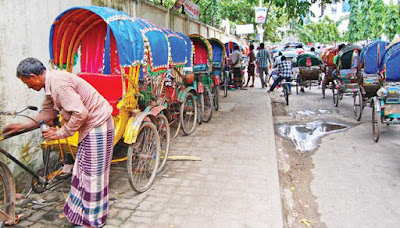 পান্থপথ–ফার্মগেট সড়ক: রাস্তা–ফুটপাত দখল করে রিকশার অবৈধ গ্যারেজ by মোছাব্বের হোসেন