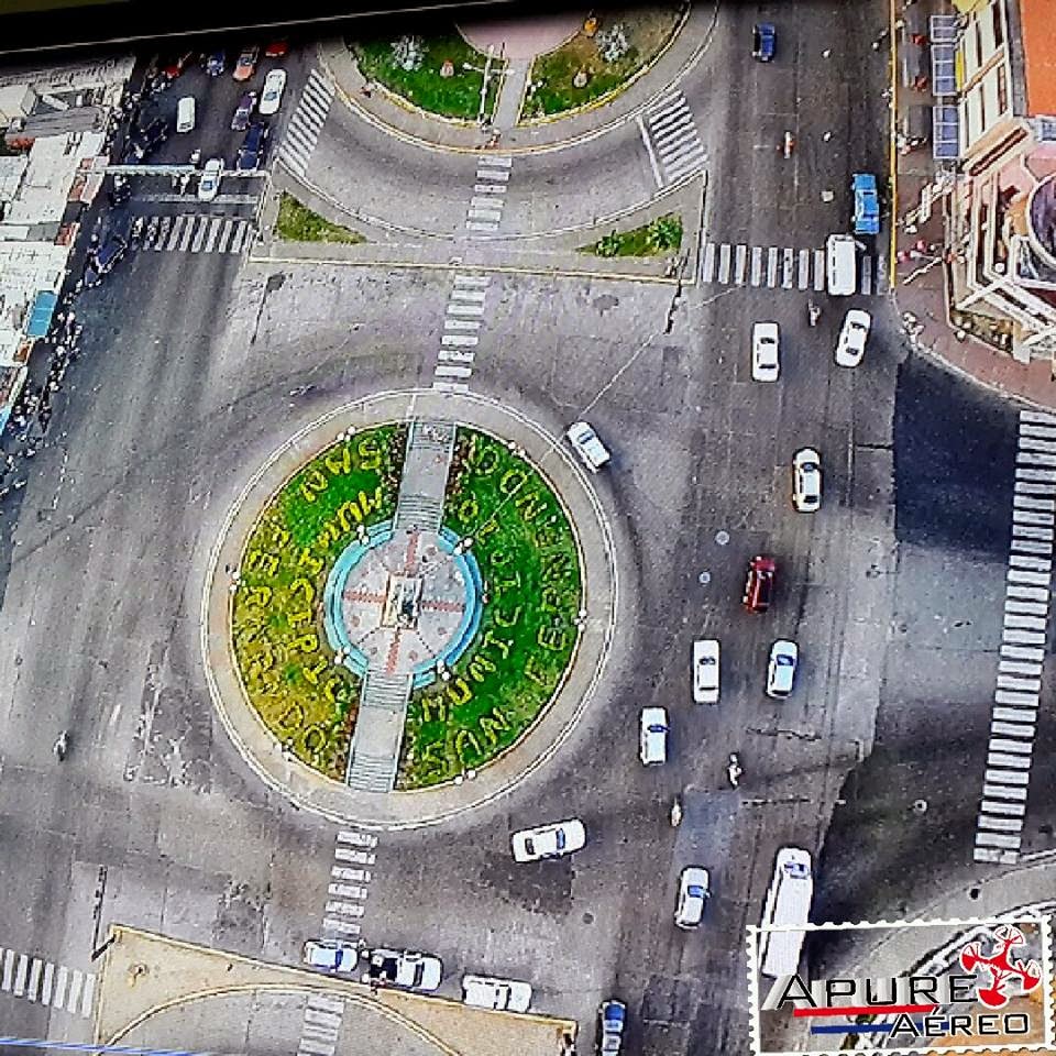 VIDEO: Drone toma excelentes imágenes áreas de la estatua de Páez en pleno centro de San Fernando de Apure.