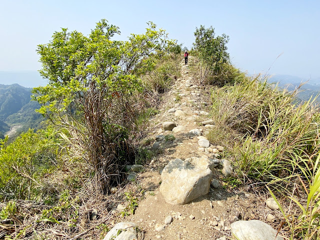 往九九峰制高點