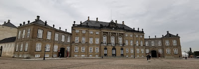 El Palacio Real de Copenhague o Palacio Amalienborg.