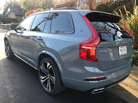 Rear 3/4 view of 2020 Volvo XC90 T6 R-Design