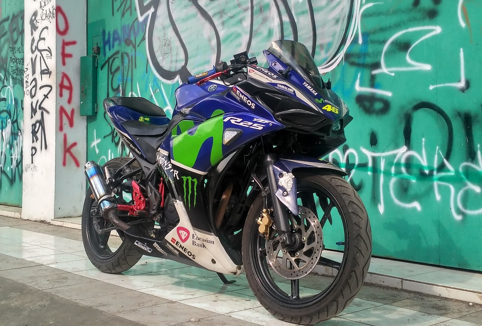 Ganteng Banget Modifikasi Yamaha Byson Full Fairing Menjadi R25