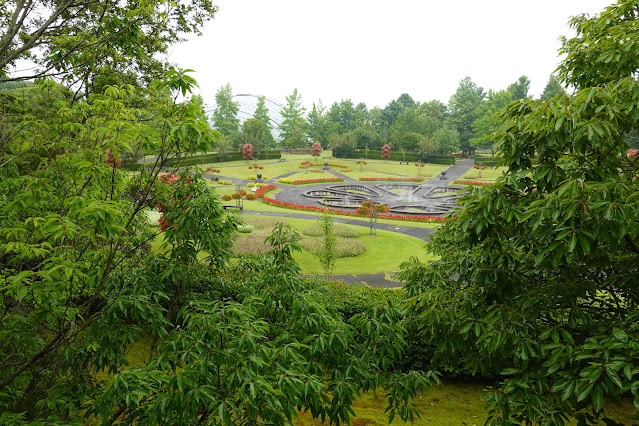 鳥取県西伯郡南部町鶴田　とっとり花回廊　霧の庭園