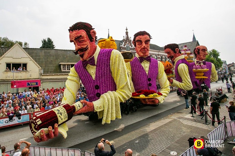 Vẻ đẹp của lễ hội xe hoa ở Hà Lan