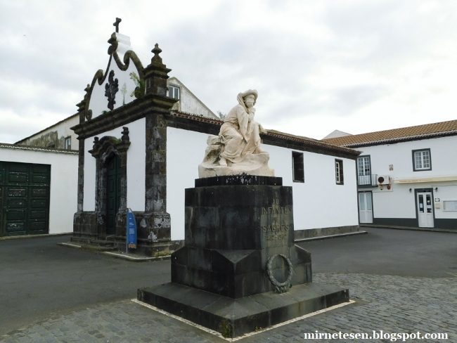 Памятник инфанту Энрике (Генриху Мореплавателю) на Азорских островах