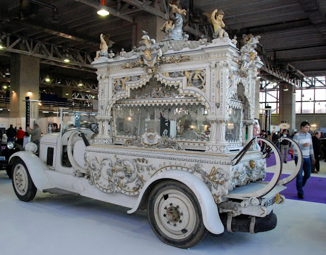 Coche fúnebre Lincoln de 1924. https://justacarguy.blogspot.com/2012/08/hearse-cars-of-1920s-from-spain.html
