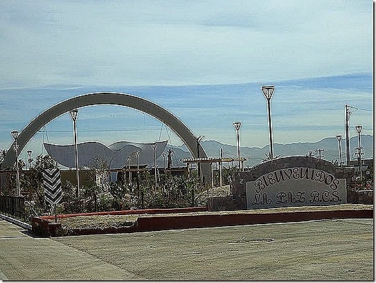 2015---2-19-La-Paz-Peace-welcome-sig[2]