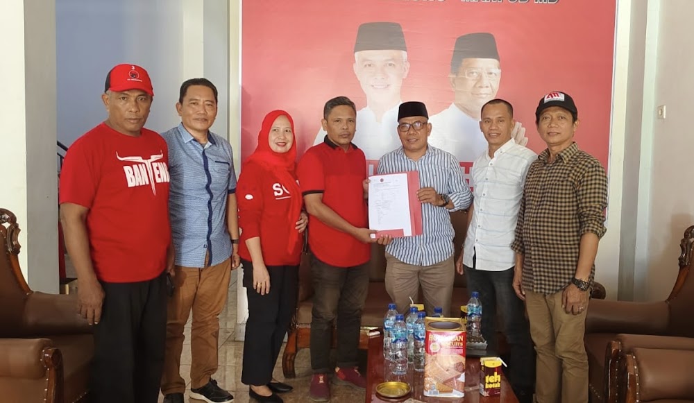 Maju Di Pilkada Polman, AMM Mendaftar Cakada di PDI P Polman