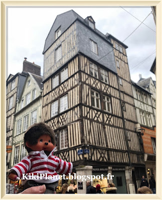 Bubbles le Monchhichi, rouen, normandie, gros horloge, kiki, jeanne d'arc, cathédrale notre dame