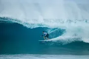 wsl billabong pro pipeline 2023 surf30 Maxime Huscenot 23Pipe EQ7A0880 Brent Bielmann