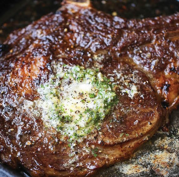 THE PERFECT STEAK WITH GARLIC BUTTER #Steak #Dinner