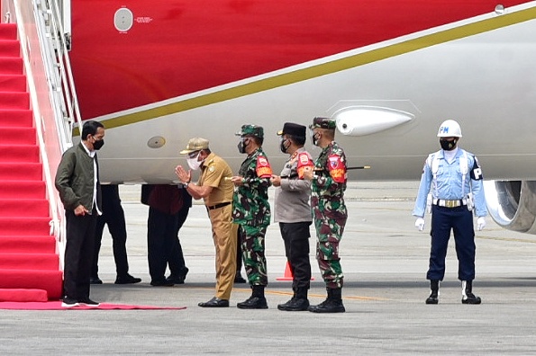 Tiba di Bandara Kualanamu,  Presiden Jokowi Disambut Gubernur Edy Rahmayadi