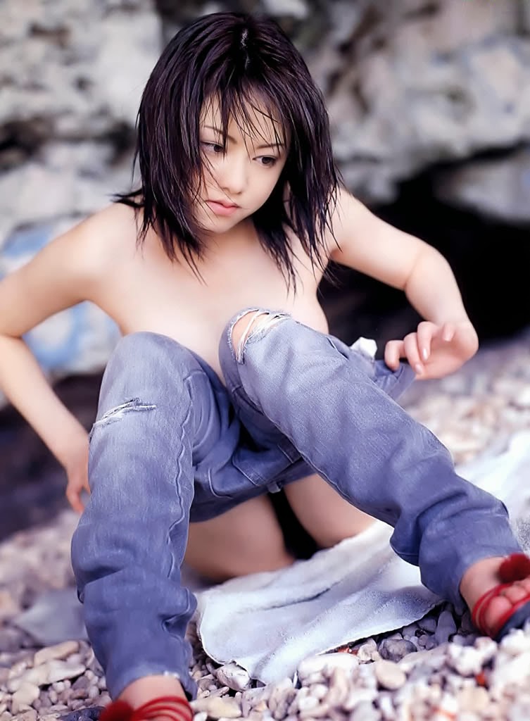 akiho yoshizawa stripping naked pics 04