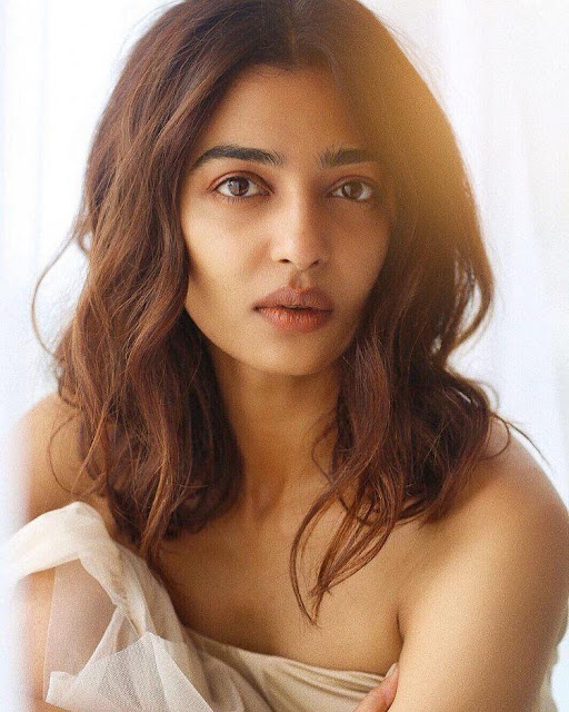 Radhika Apte latest hot photoshoot pics