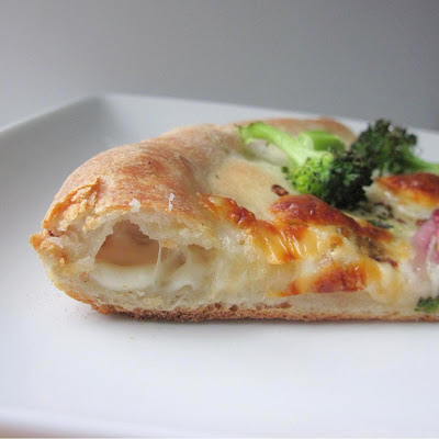 pizza pizza stuffed sandwich. chain pizza place who does