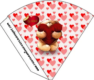 Teddy Bear in Love Free Printable Cones.