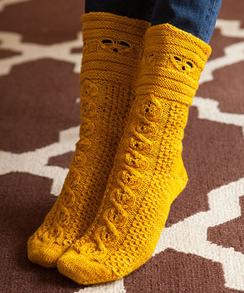 Busy Bees Socks - Free Pattern 