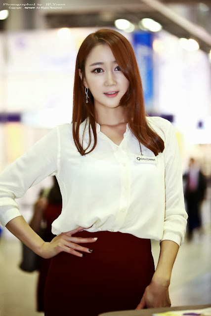 2 Han Chae Yee - Korea Electronics Show 2013-Very cute asian girl - girlcute4u.blogspot.com