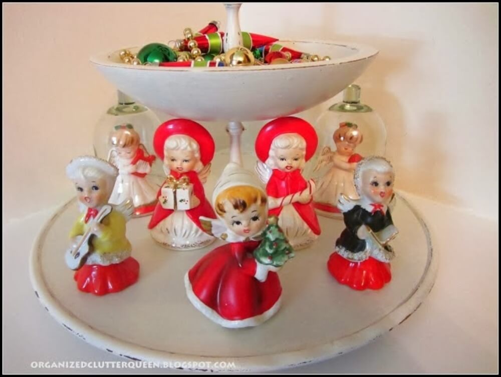 Vintage Christmas Charm - Displaying Vintage Holiday Collectibles
