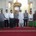 Kapolrestabes Medan Sholat Subuh Berjamaah Bersama Muspika Helvetia dan Warga di Mesjid Al Ridho Jalan Pembangunan Helvetia Timur 