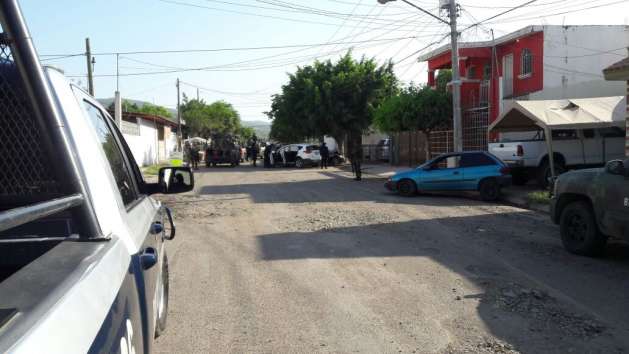 NUEVO GOLPE AL NARCO EN SINALOA;ASEGURAN CAMIONETA REPLETA DE ARMAS