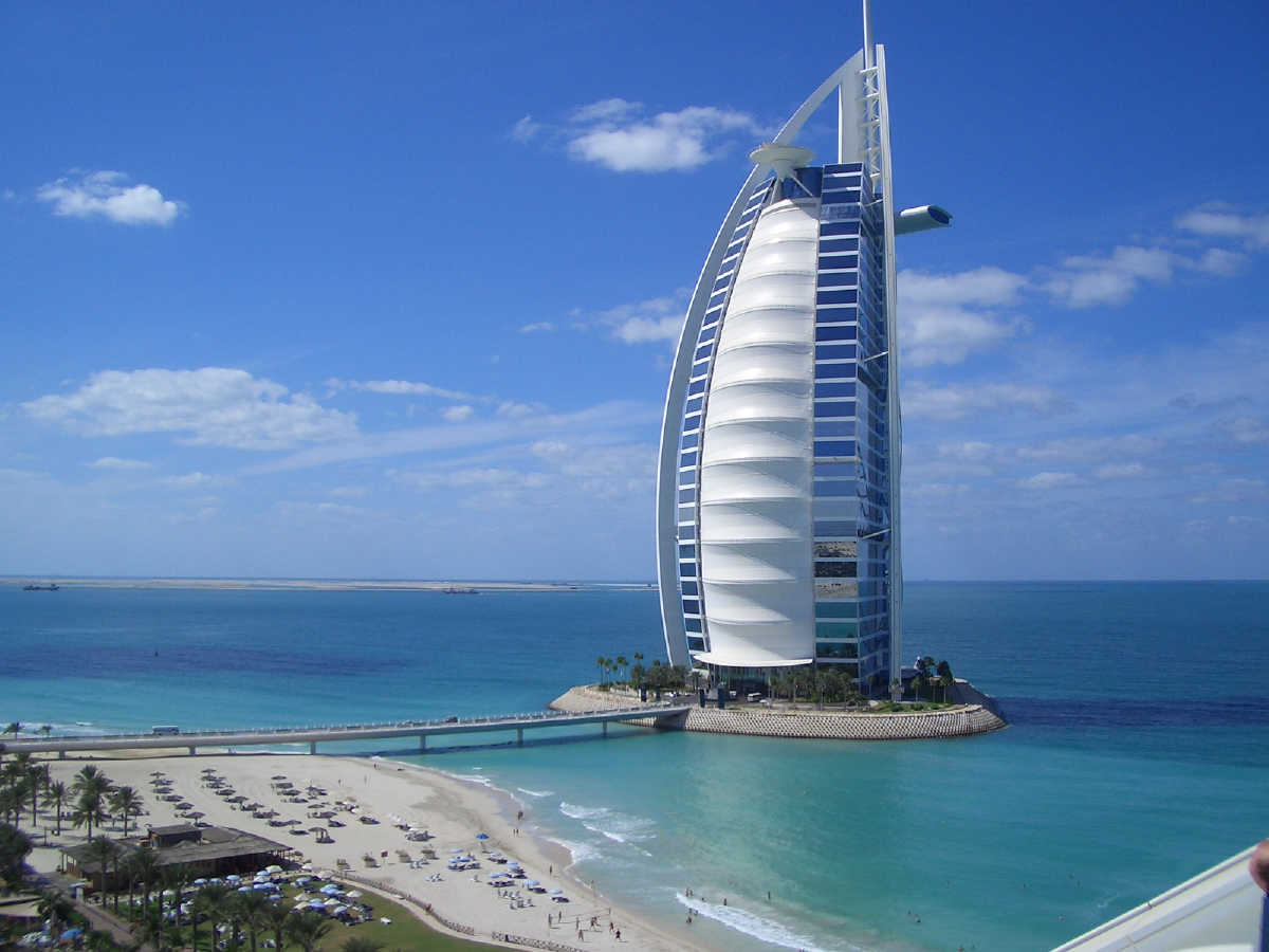 Burj al-Arab is a luxury hotel located in Dubai, United 