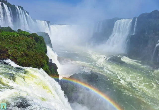 Vistas desde el Mirador de la Garganta del Diablo en Cataratas de Iguazú de Brasil