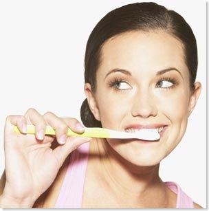 woman-brushing-teeth