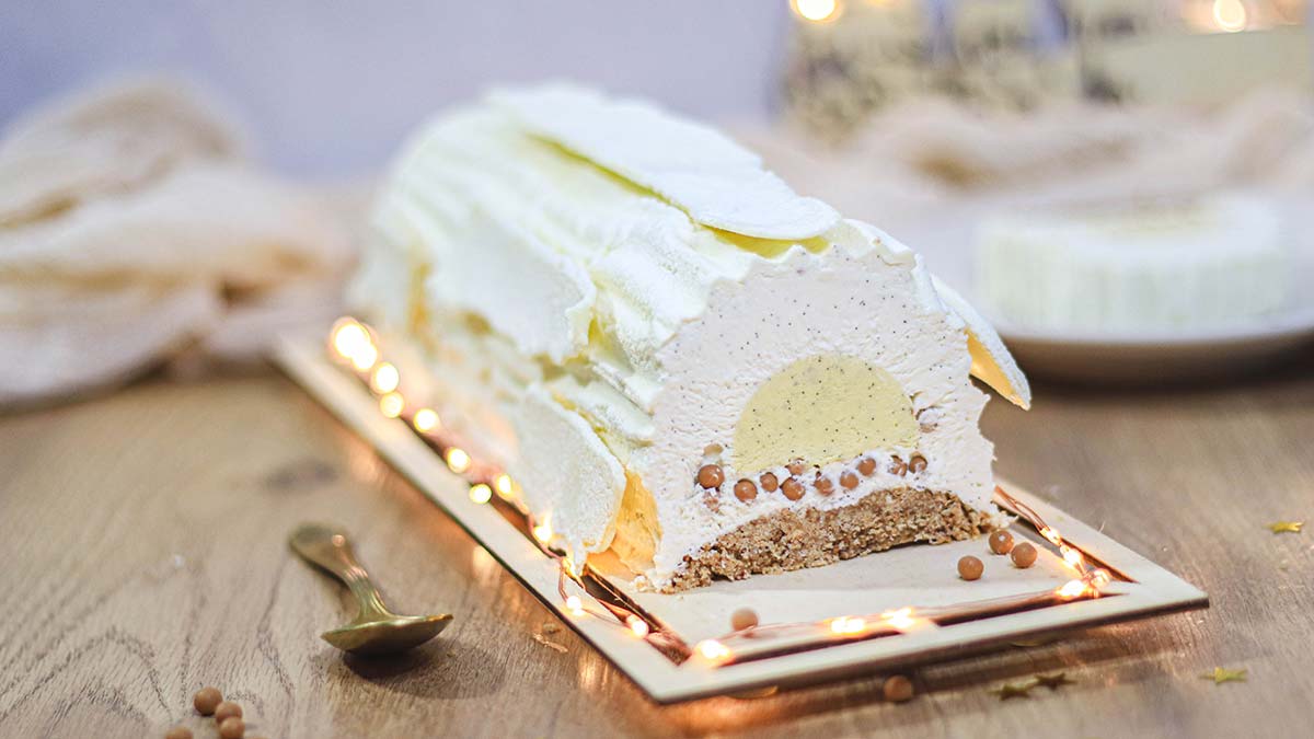 Bûche de Noël toute blanche, vanille, caramel et noix de pécan : Il était  une fois la pâtisserie