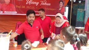 Sambut HUT Ketum, DPD PDIP Kota Bima Bagikan Makanan Gratis | SorotNTB 