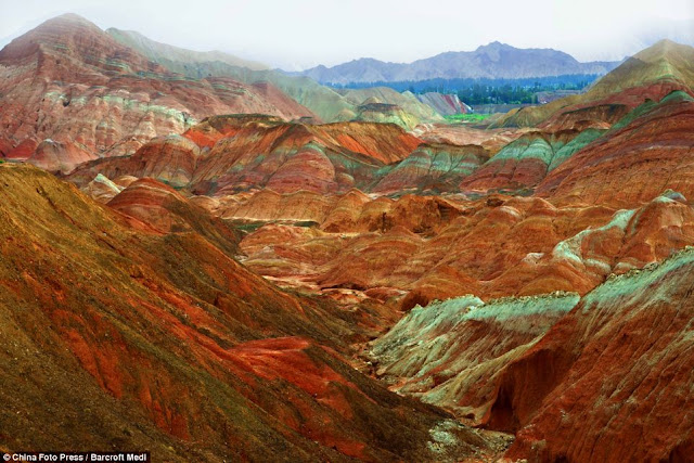 Pemandangan Formasi Batuan Unik Di China [ www.BlogApaAja.com ]