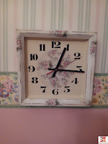 reloj tuneado con pintura a la tiza y decoupage