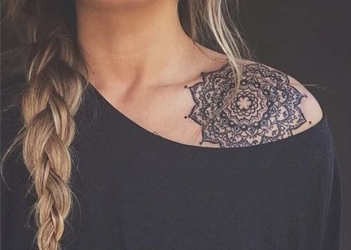 foto tatuajes mandalas para mujeres