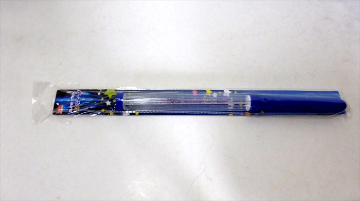 智恵の楽しい実験 ダイソーの 光るスティック で光の3原色実験