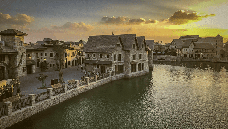 Dubai Riverland resort
